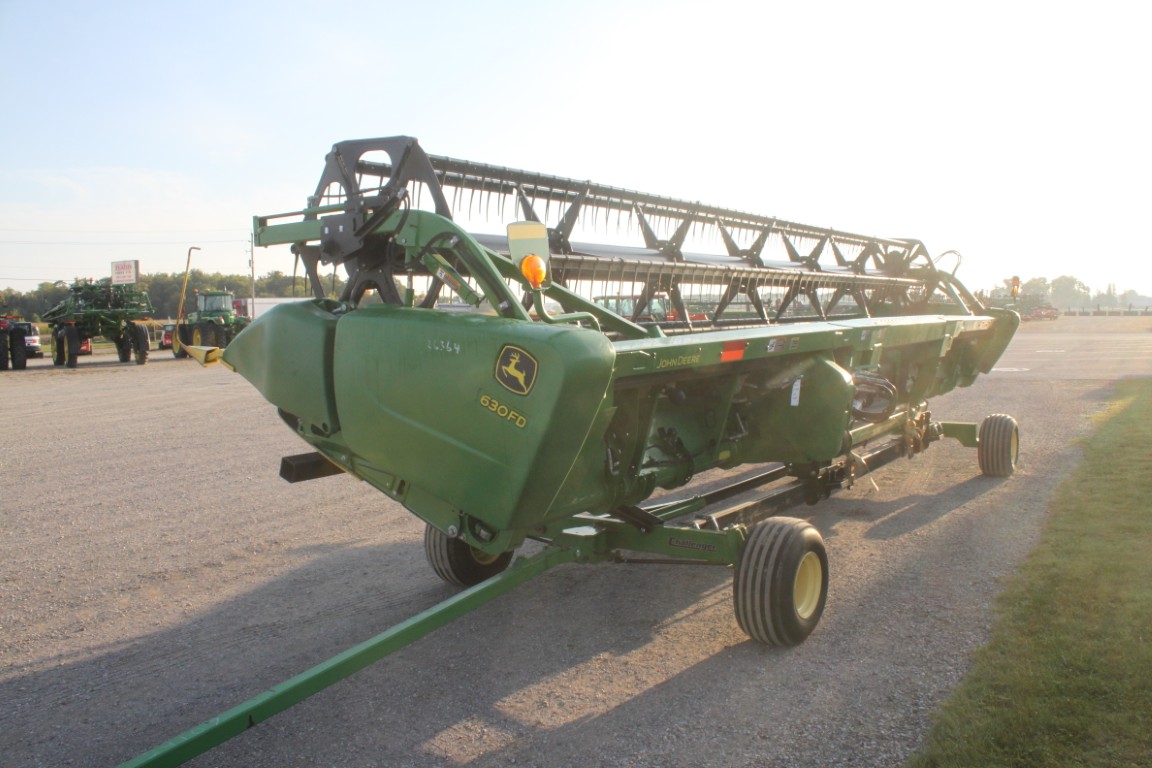 JD 630FD 30' flex draper head, double drive knife, Lankota short dividers, spare knife - Image 5