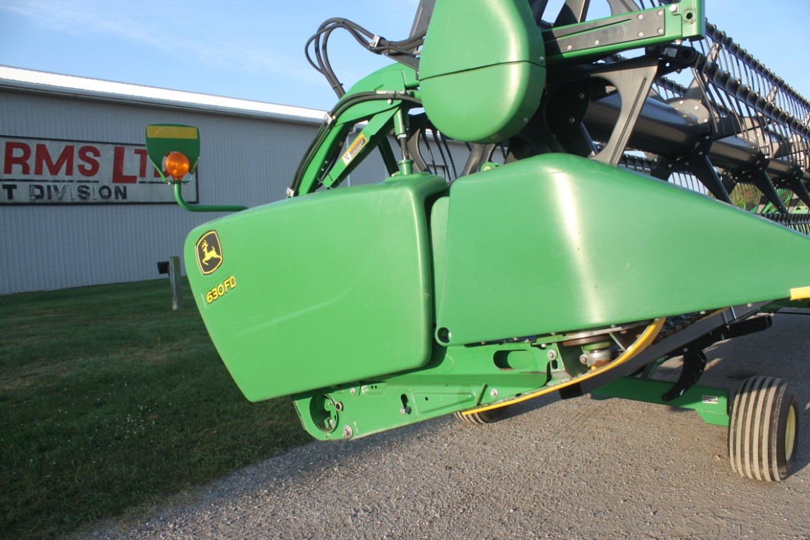 JD 630FD 30' flex draper head, double drive knife, Lankota short dividers, spare knife - Image 16