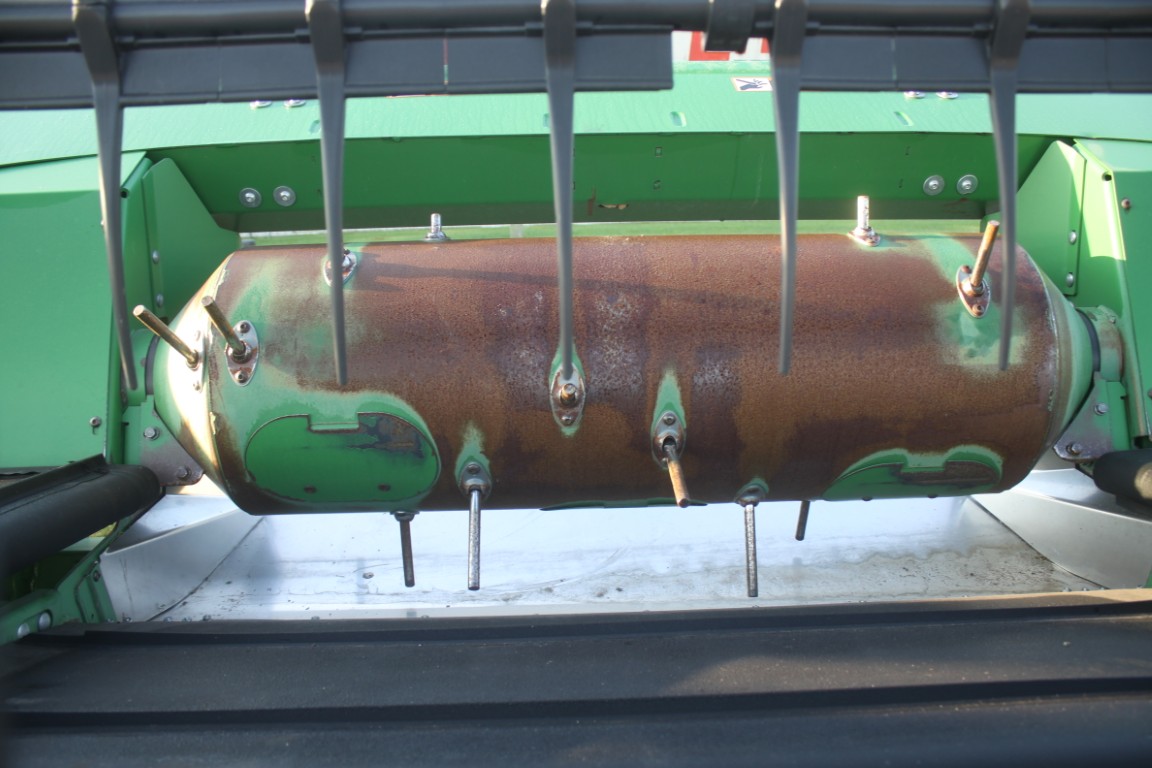 JD 630FD 30' flex draper head, double drive knife, Lankota short dividers, spare knife - Image 20