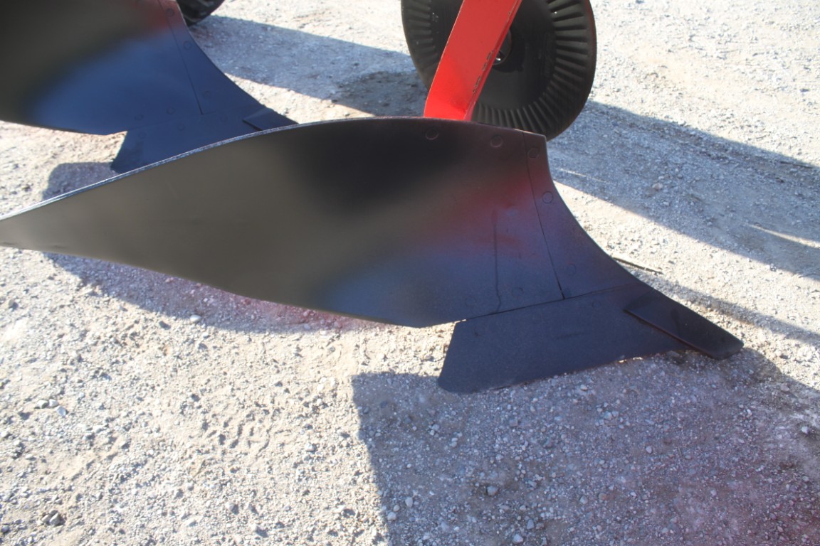 Kverneland BB115 4 furrow plow, vari-width, auto rest, semi mount - Image 9