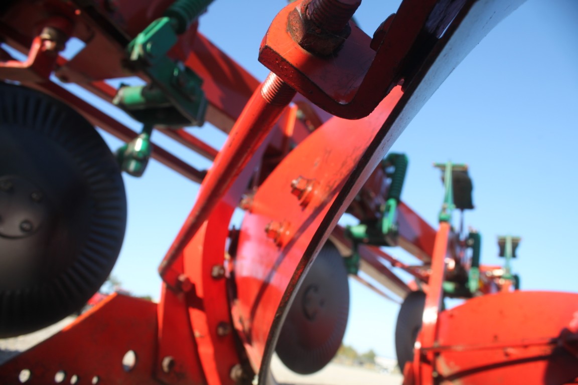 Kverneland BB115 4 furrow plow, vari-width, auto rest, semi mount - Image 13