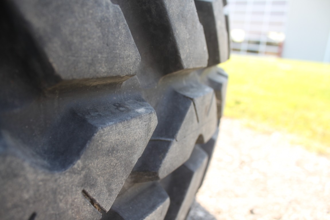 Nokian TRI 2 480/80R-34 tires on Kubota 8 bolt rim - Image 5