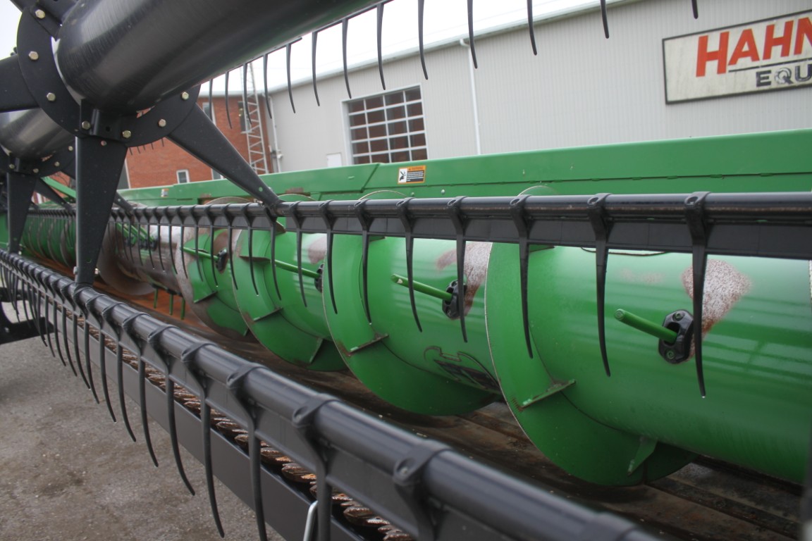 JD 635F 35' flex head, full finger auger, single point - Image 9