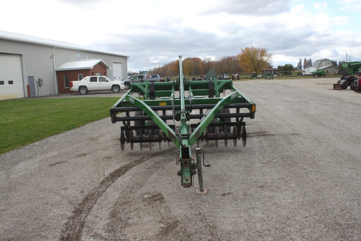 Glencoe SS7400 7 shank soil saver, walking tandems, auto reset, leveling bar - Image 3