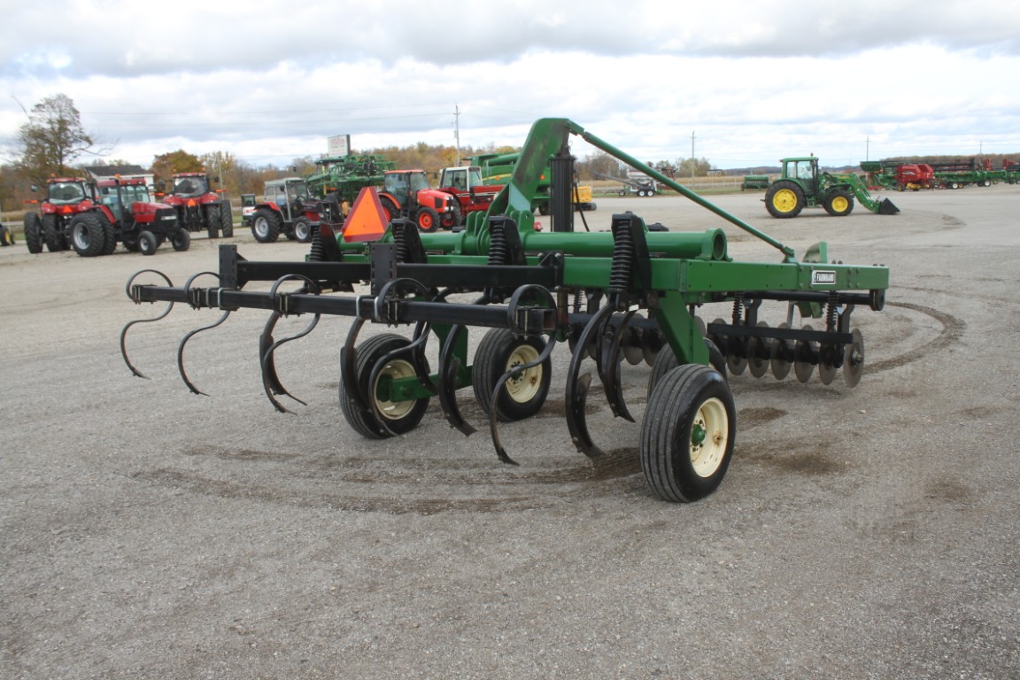 Glencoe SS7400 7 shank soil saver, walking tandems, auto reset, leveling bar - Image 6