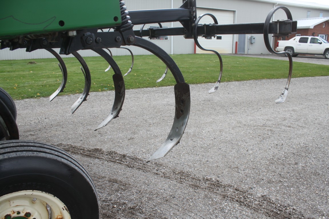 Glencoe SS7400 7 shank soil saver, walking tandems, auto reset, leveling bar - Image 11