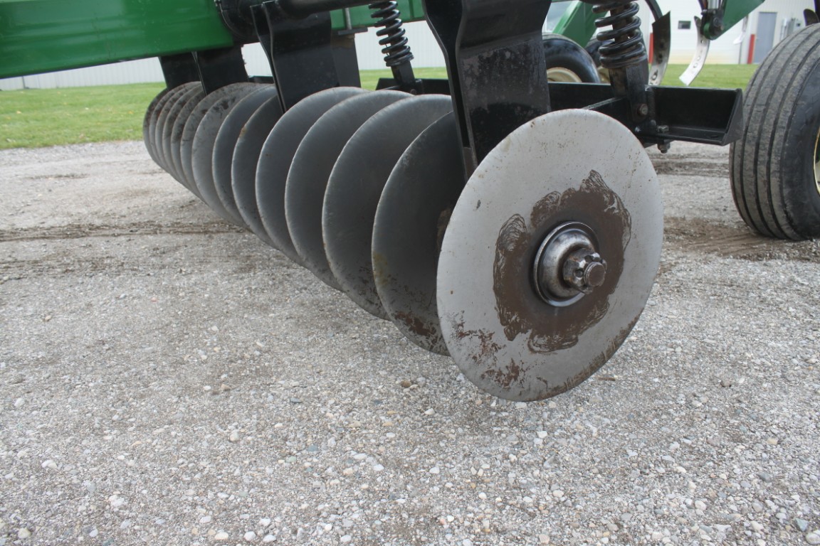Glencoe SS7400 7 shank soil saver, walking tandems, auto reset, leveling bar - Image 13