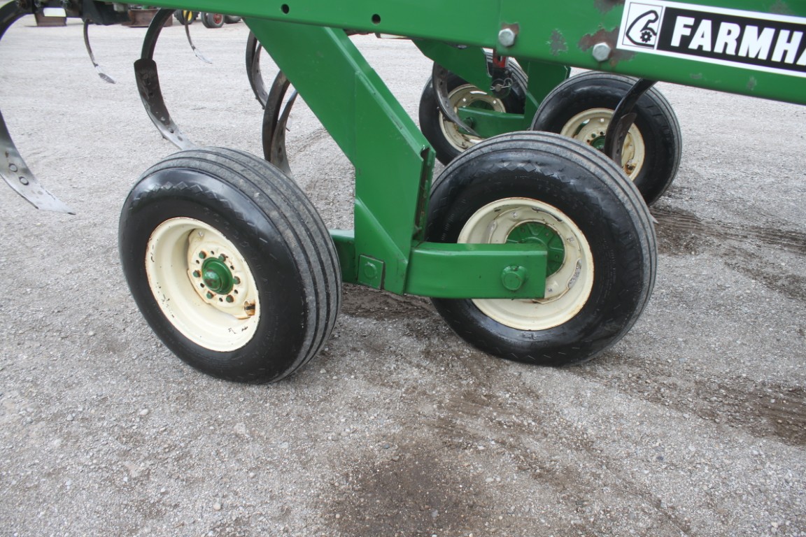 Glencoe SS7400 7 shank soil saver, walking tandems, auto reset, leveling bar - Image 16