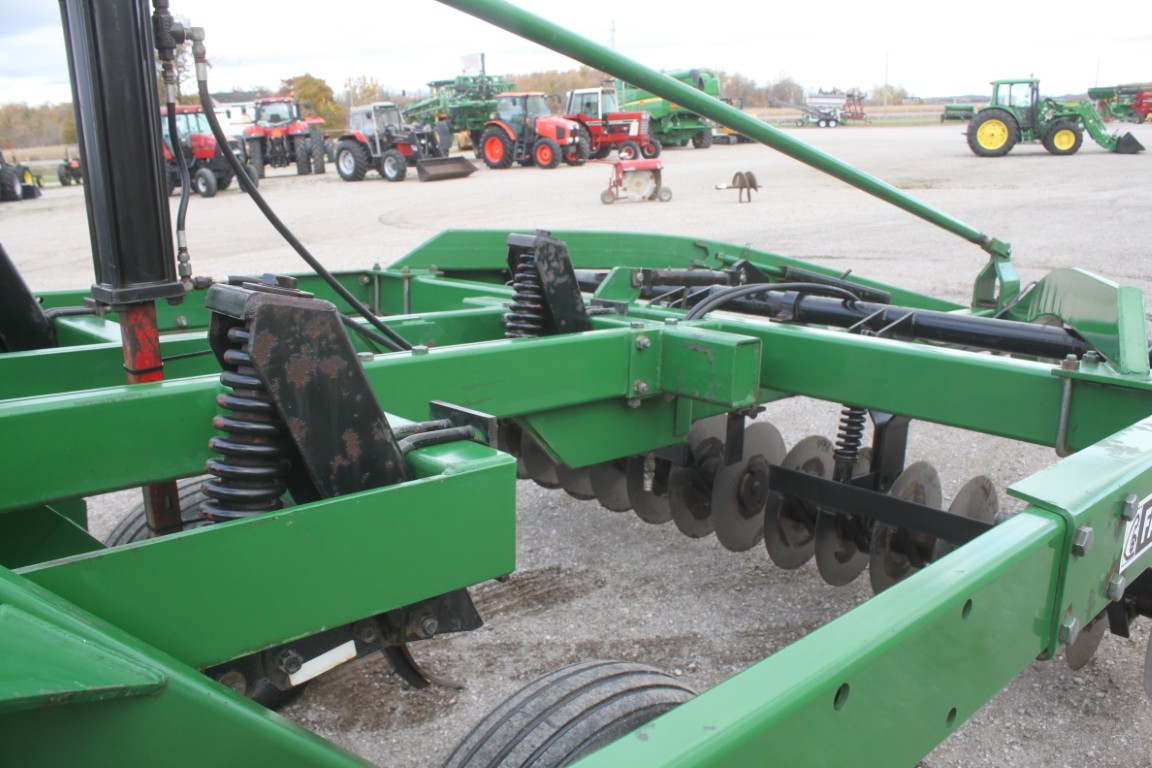 Glencoe SS7400 7 shank soil saver, walking tandems, auto reset, leveling bar - Image 18
