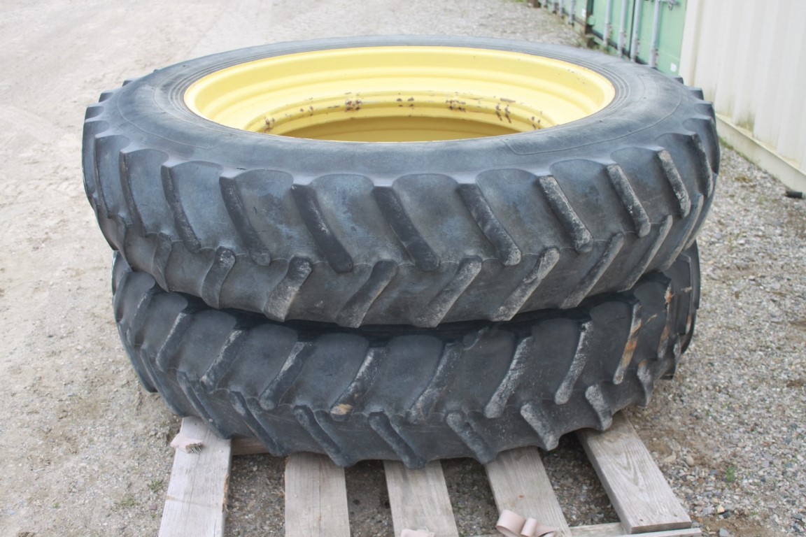 JD 14.9R46, single bevel rim, yellow - Image 4