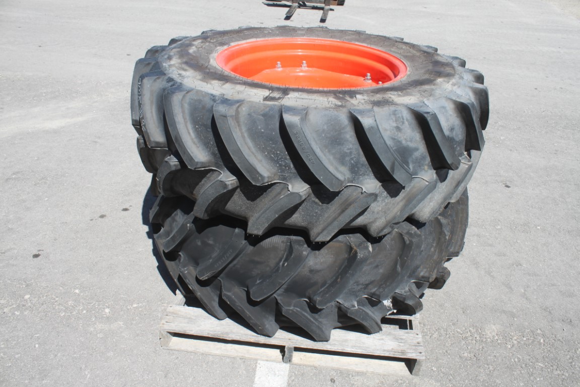 Firestone Pair of 420/85R28 tires on 10 bolt steel Kubota OEM rim, 100% tread, 11"pilot, 13" bolt circle, orange - Image 3