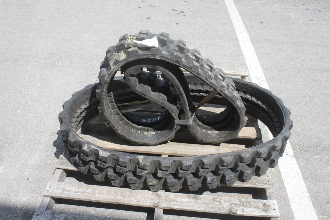 pair of tracks - Image 3