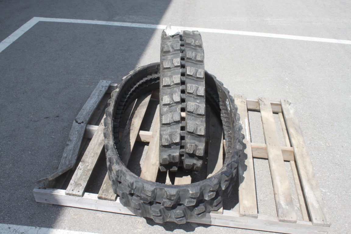 pair of tracks - Image 4