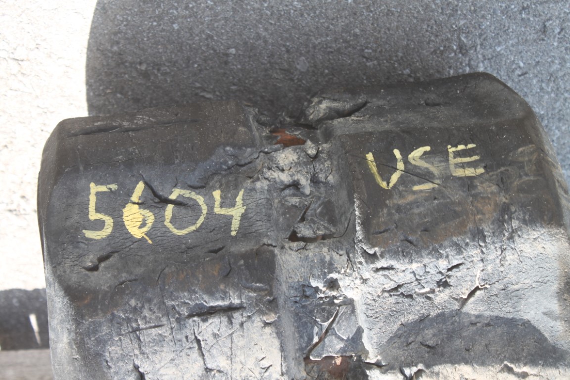 1 used track to fit a Kubota SVL 75 track skidsteer - Image 5