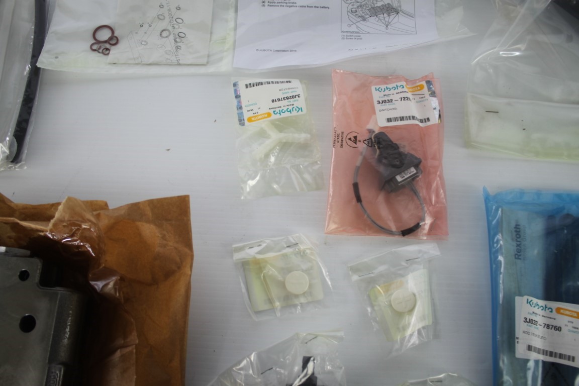 一 Kubota remote control valve (5th) kit for M7 series tractor - Image 6