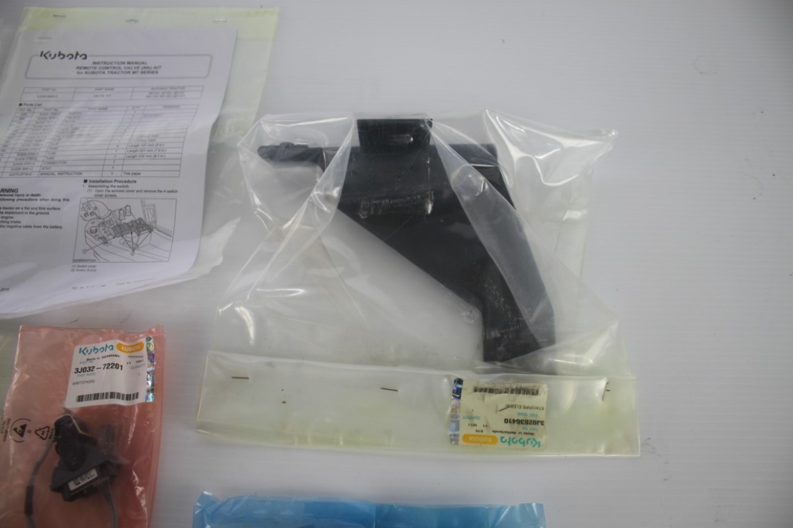 一 Kubota remote control valve (5th) kit for M7 series tractor - Image 7