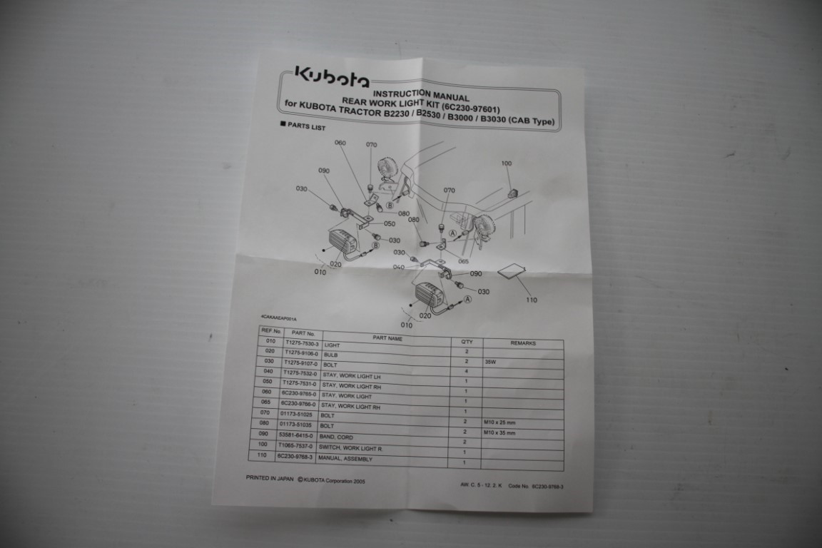 一 Kubota rear work light kit (6C230-97601) for Kubota Tractor B2230 / B2530 / B3000 / B3030 (CAB Type) - Image 7