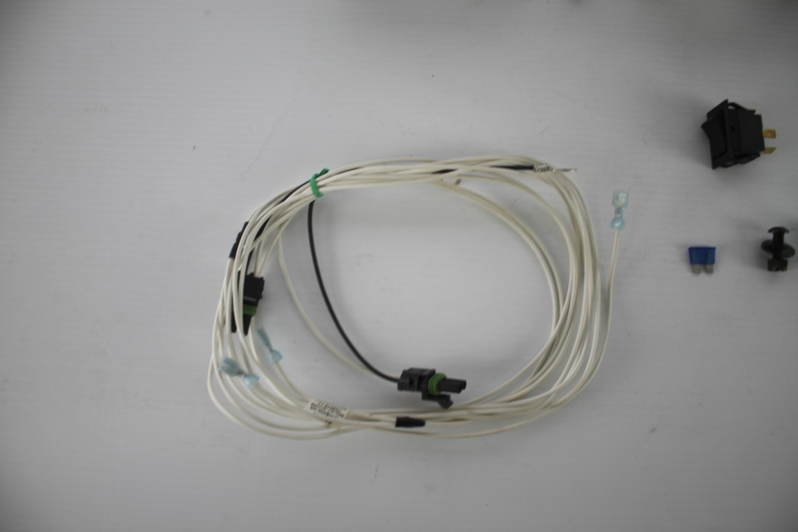 一 Kubota rear work light kit, part number K9937E - Image 3