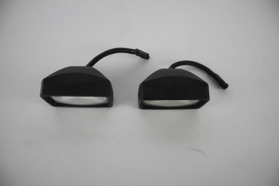 一 Kubota rear work light kit, part number K9937E - Image 4