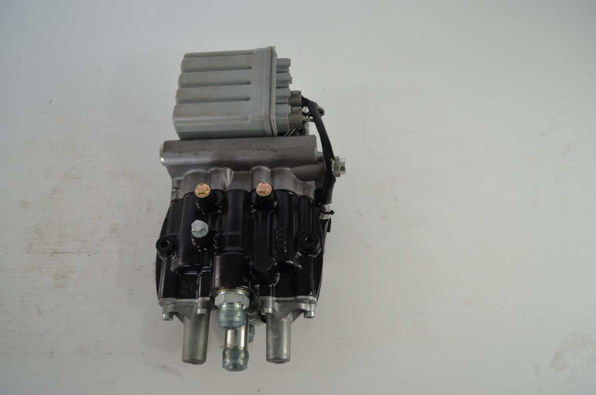 一 Alo hydraulic vavle and electric drive, LCS professional joystick, NEW, part number M6553 - Image 12