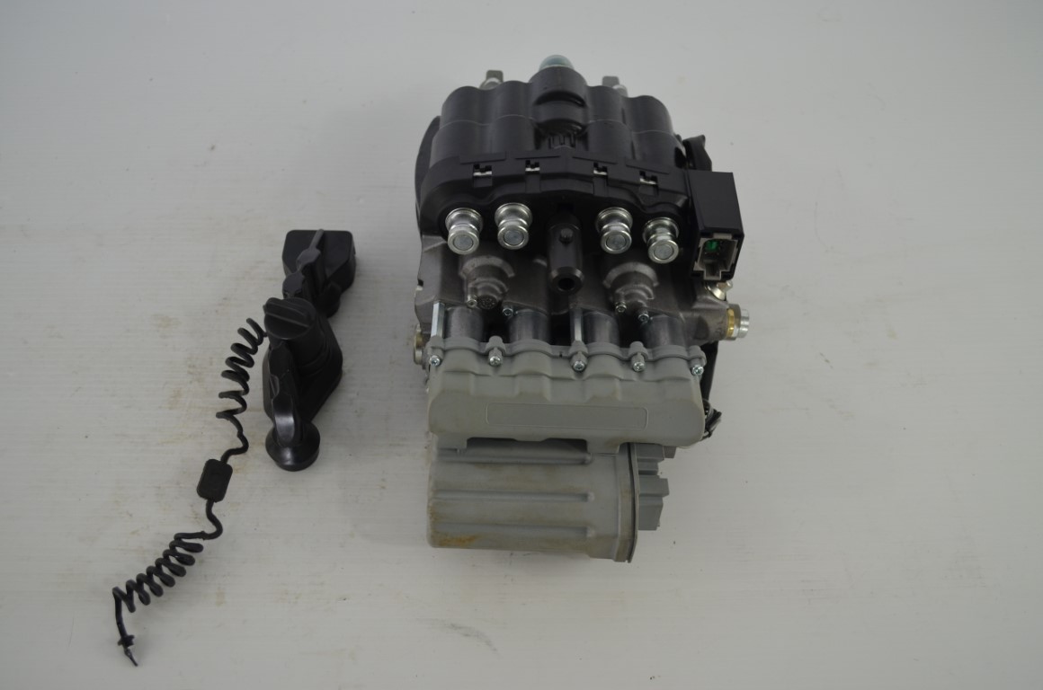 一 Alo hydraulic vavle and electric drive, LCS professional joystick, NEW, part number M6553 - Image 14