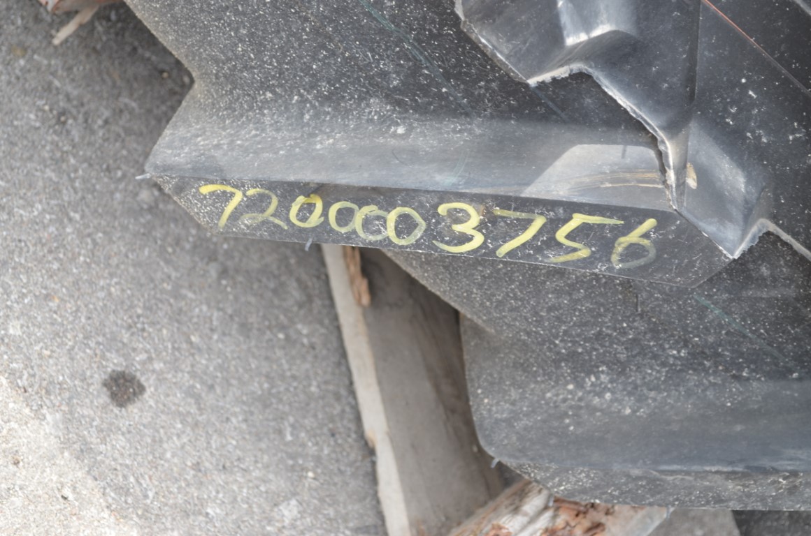 Michelin single 18.4R34 Agribib tire and on Kubota rim, cast center - Image 6