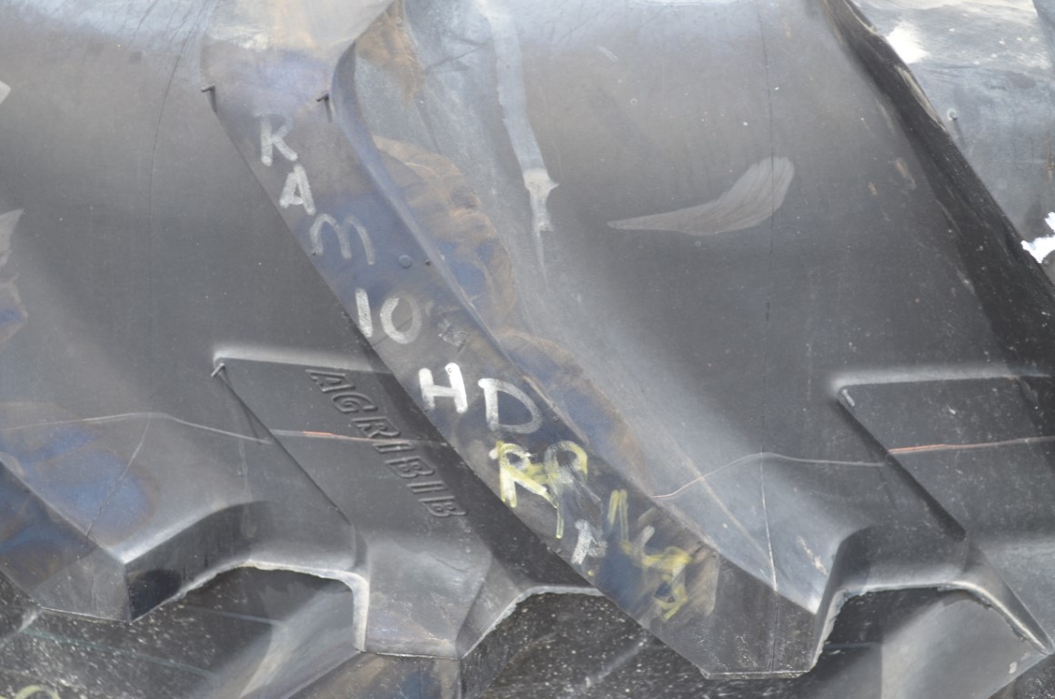 Michelin single 18.4R34 Agribib tire and on Kubota rim, cast center - Image 7