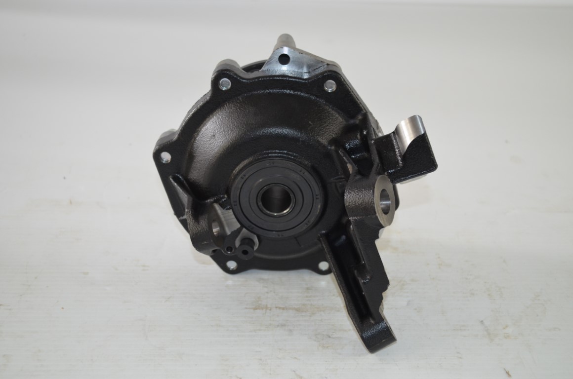一 Kubota right hand hub assemly for RTV 900 and 1100, part number K7591-18112 - Image 3