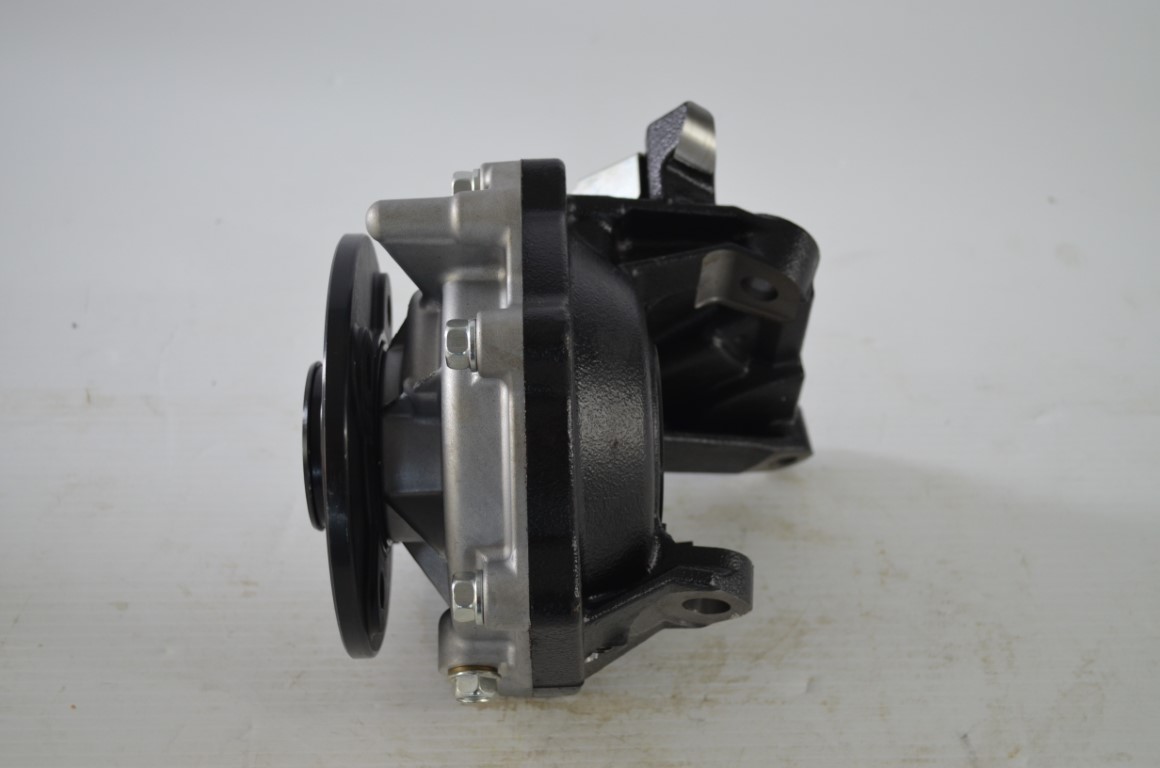 一 Kubota right hand hub assemly for RTV 900 and 1100, part number K7591-18112 - Image 4