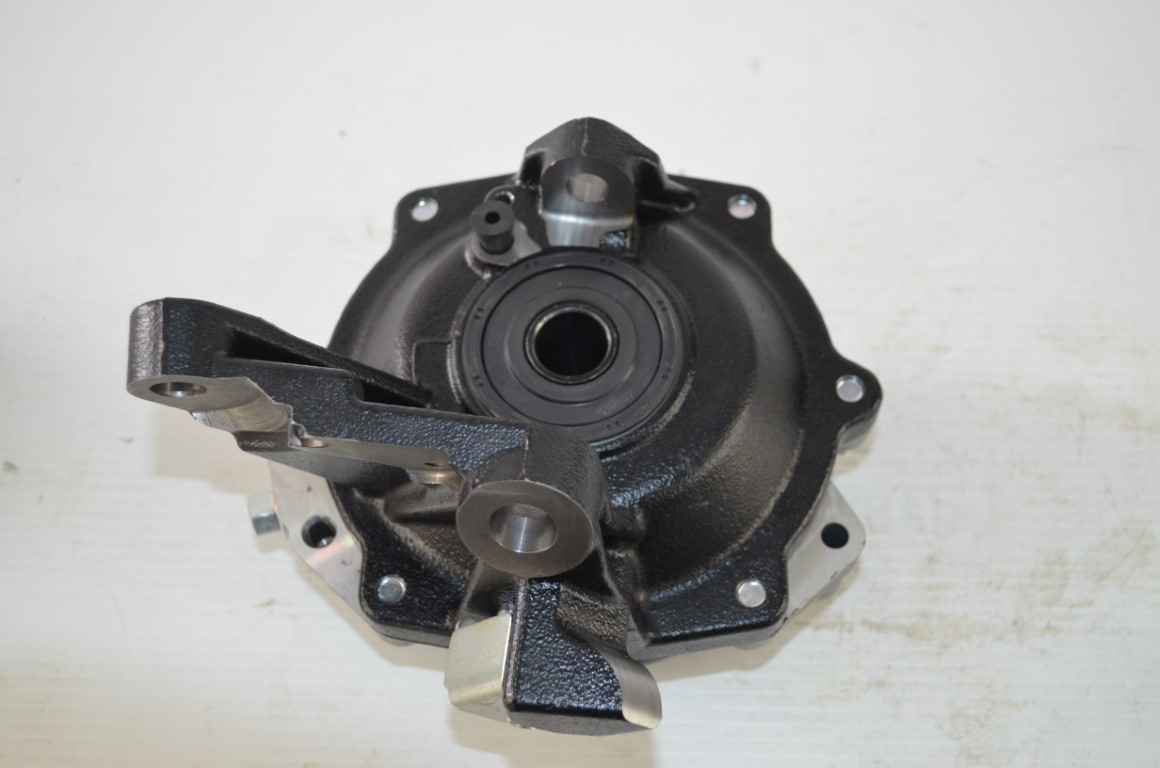 一 Kubota right hand hub assemly for RTV 900 and 1100, part number K7591-18112 - Image 5