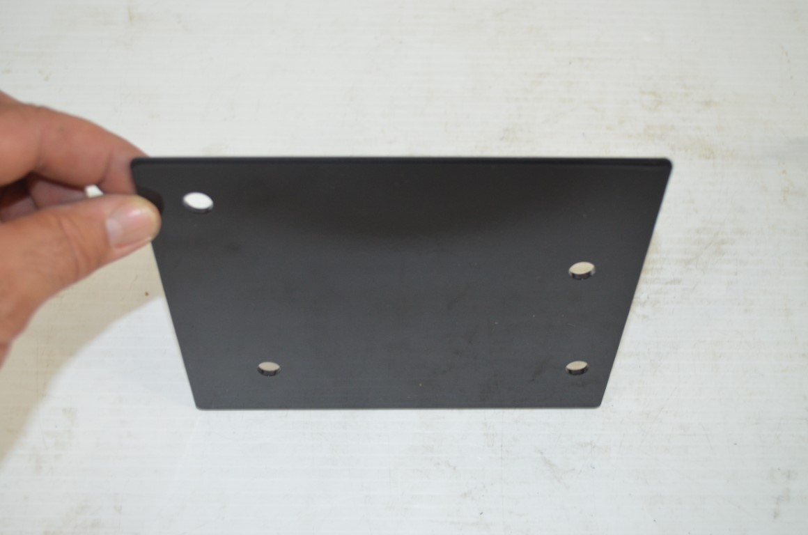 一 Kubota fender extensions, part number M6939 - Image 3