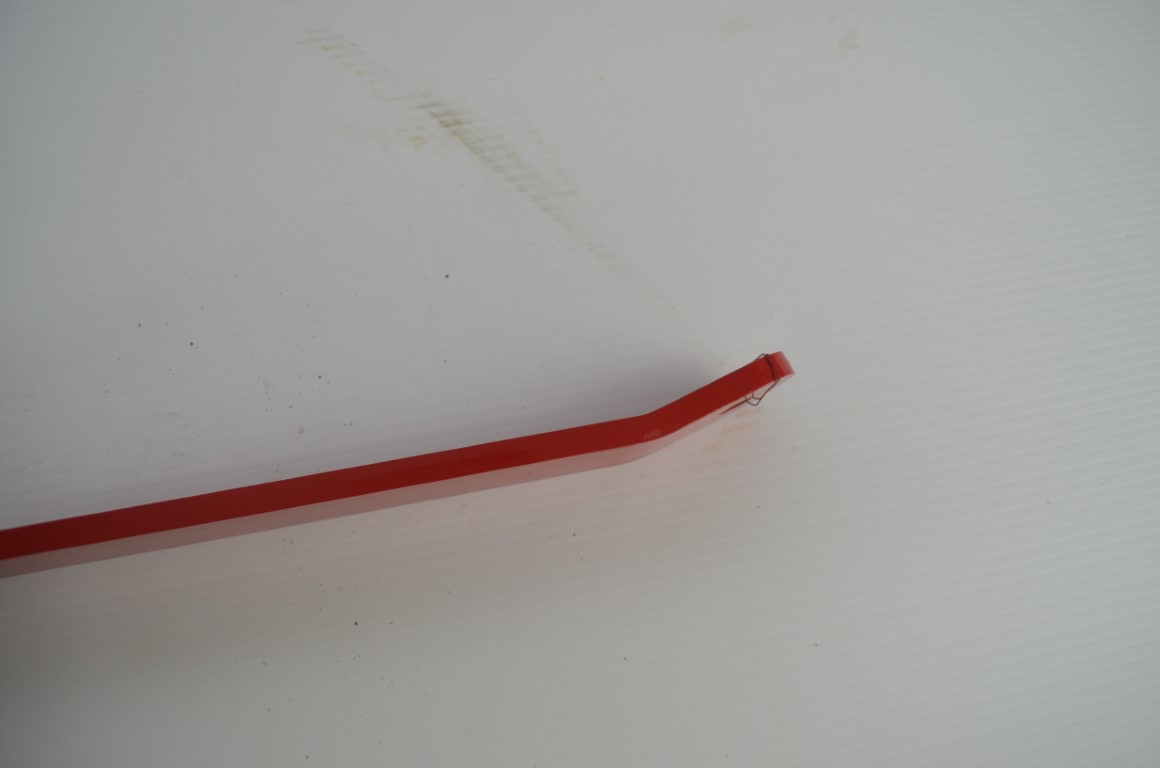 一 Kubota hitch bracket, part number 720005006 (902666) - Image 3