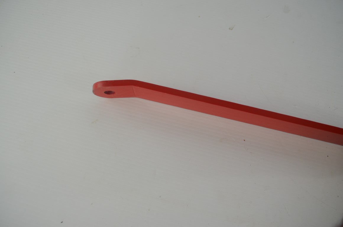 一 Kubota hitch bracket, part number 720005006 (902666) - Image 6