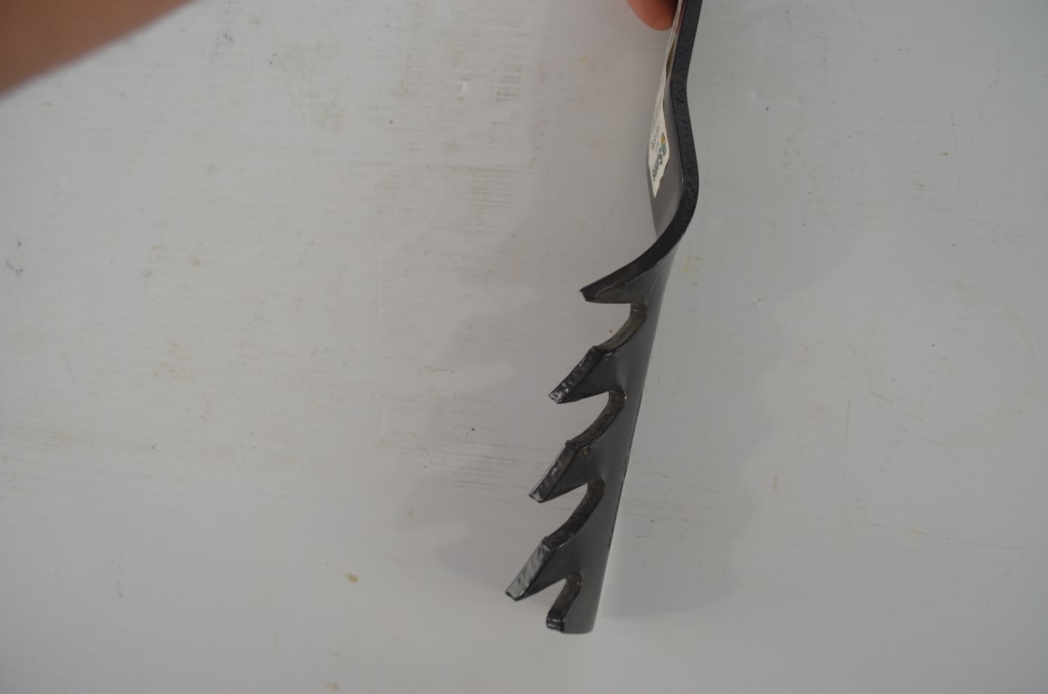 一 mower blade, part number 302-630 - Image 4