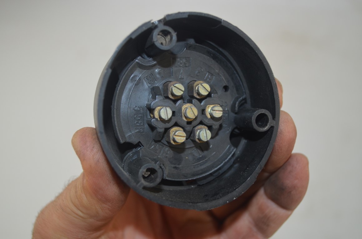 一 Kubota connector, part number 7000205491 - Image 4