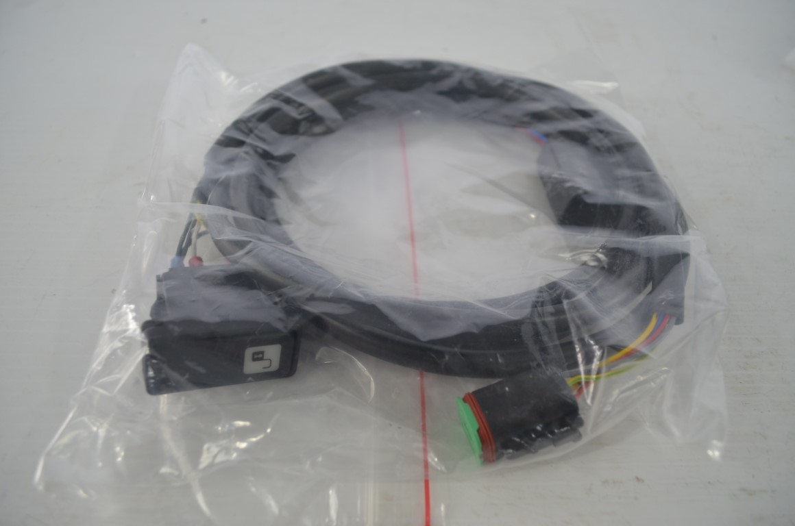 一 Kubota hyd implement lock, part number M215 - Image 3