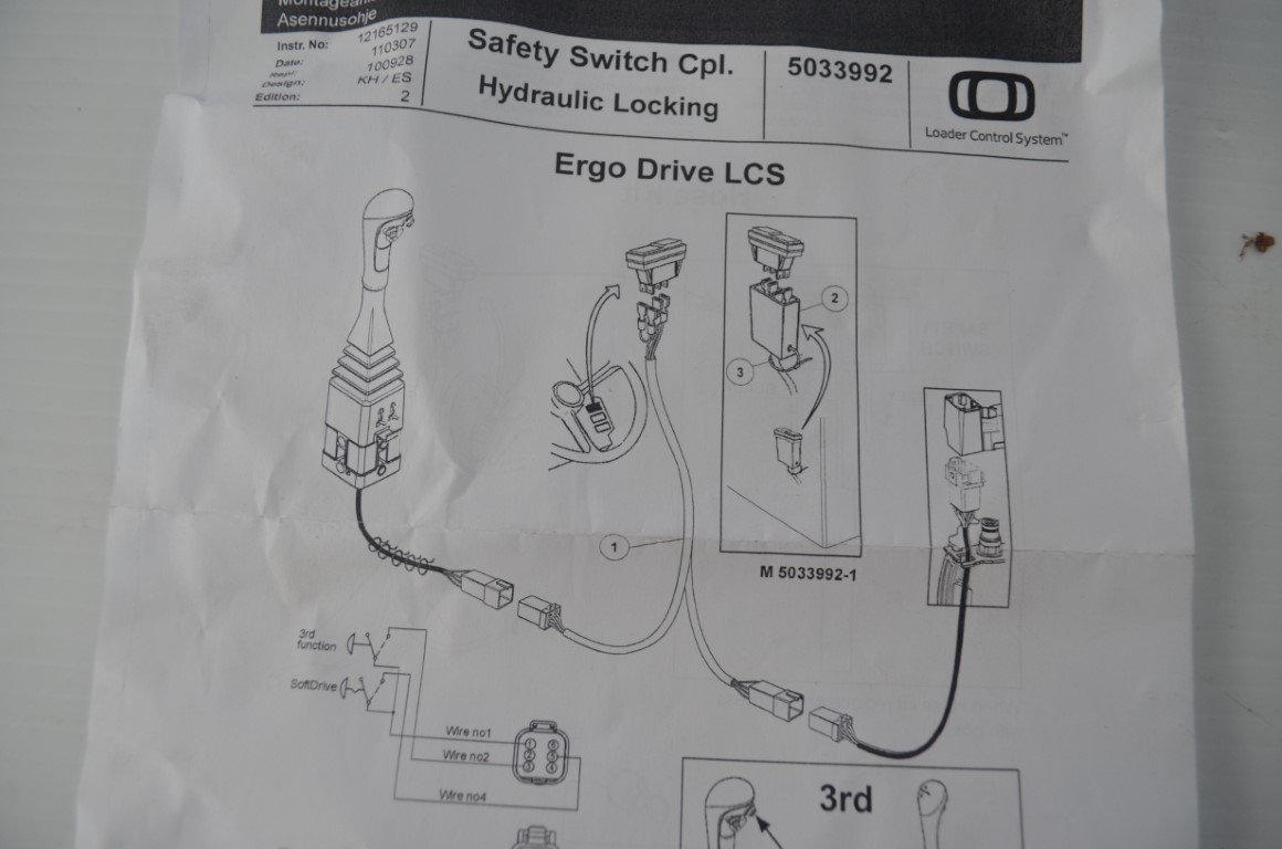 一 Kubota hyd implement lock, part number M215 - Image 8