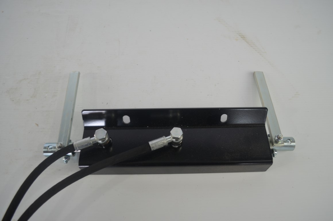 一 Kubota hyd implement lock, part number M215 - Image 11