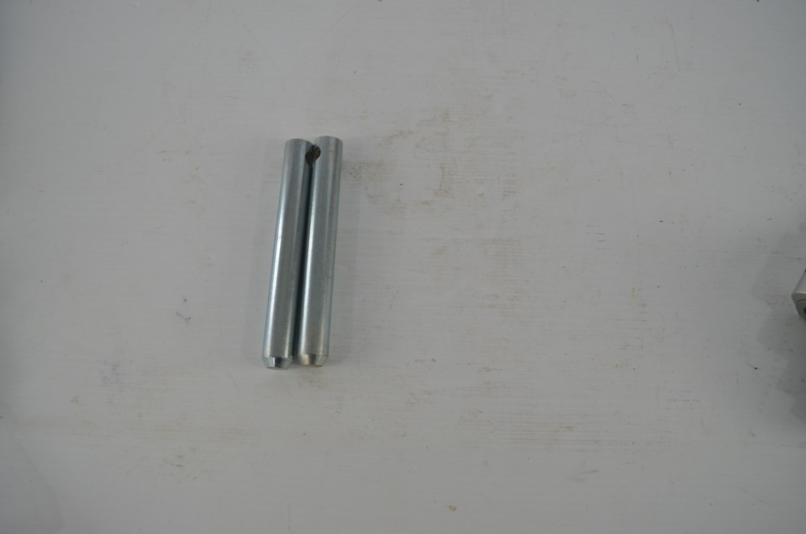 一 Kubota hyd implement lock, part number M215 - Image 17