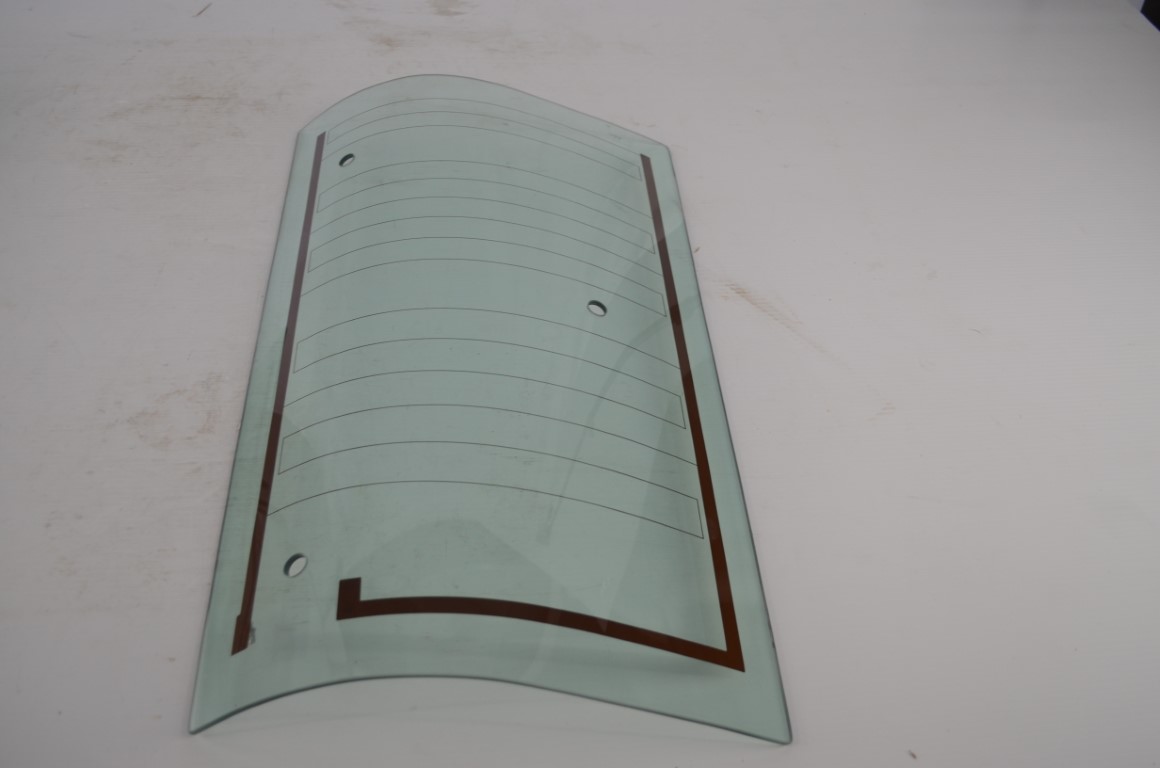 一 Kubota L3710-L5740 window, part number L8331 - Image 4