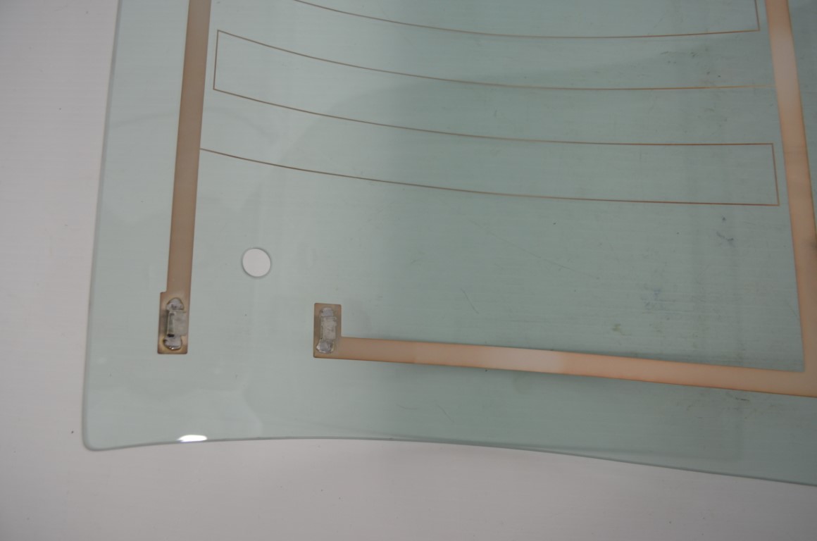 一 Kubota L3710-L5740 window, part number L8331 - Image 6