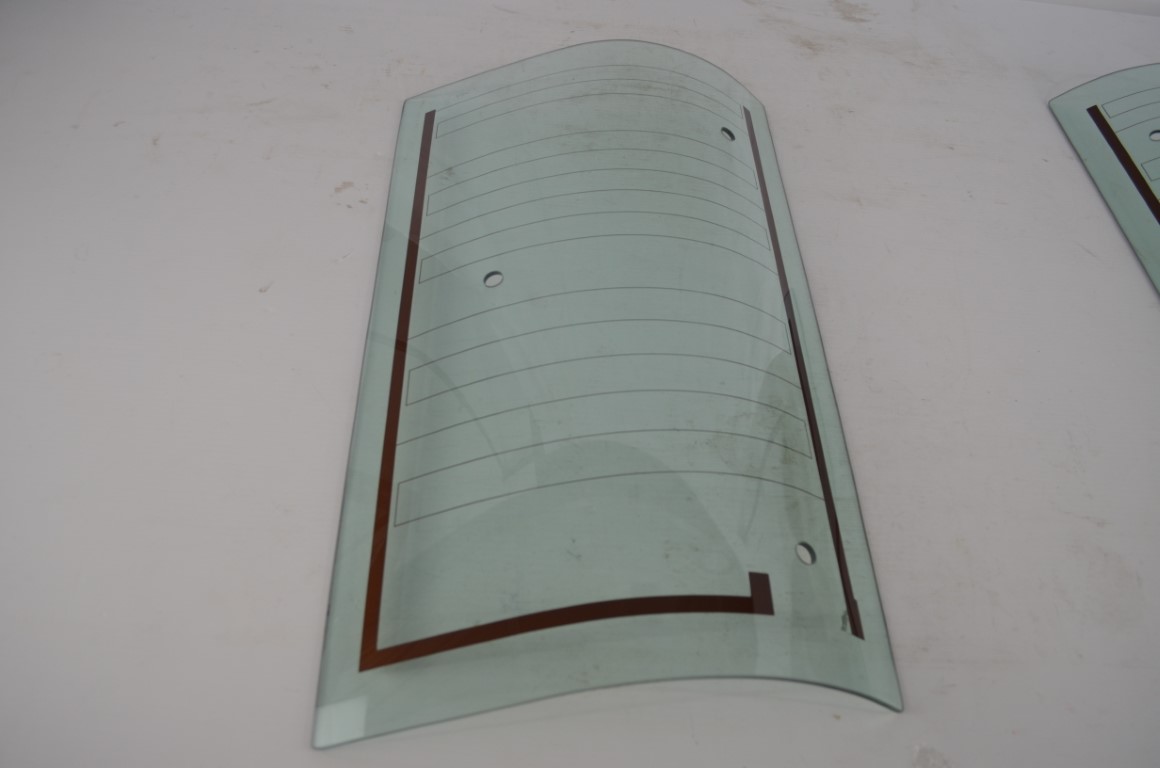 一 Kubota L3710-L5740 window, part number L8331 - Image 7