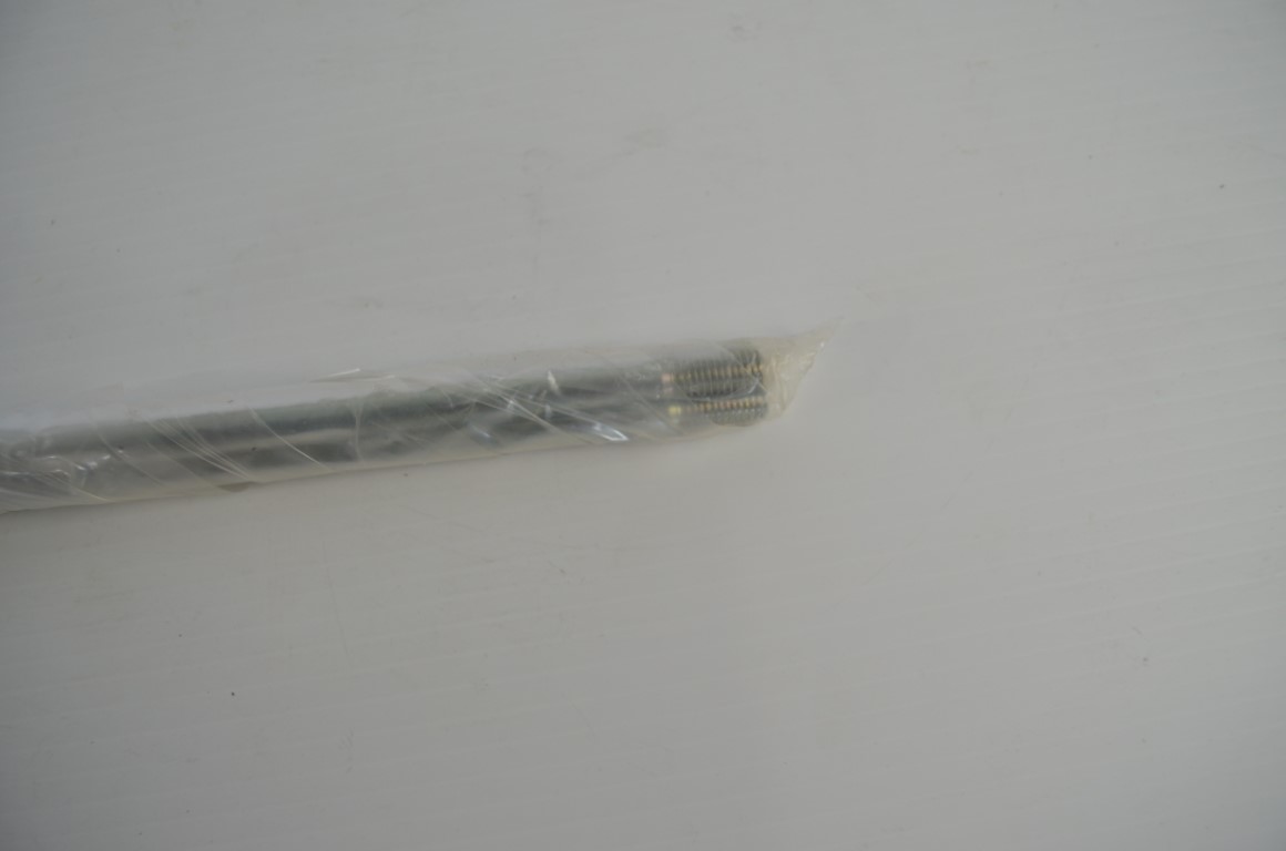 一 Kubota remote valve lever kit, part number M8150 - Image 4