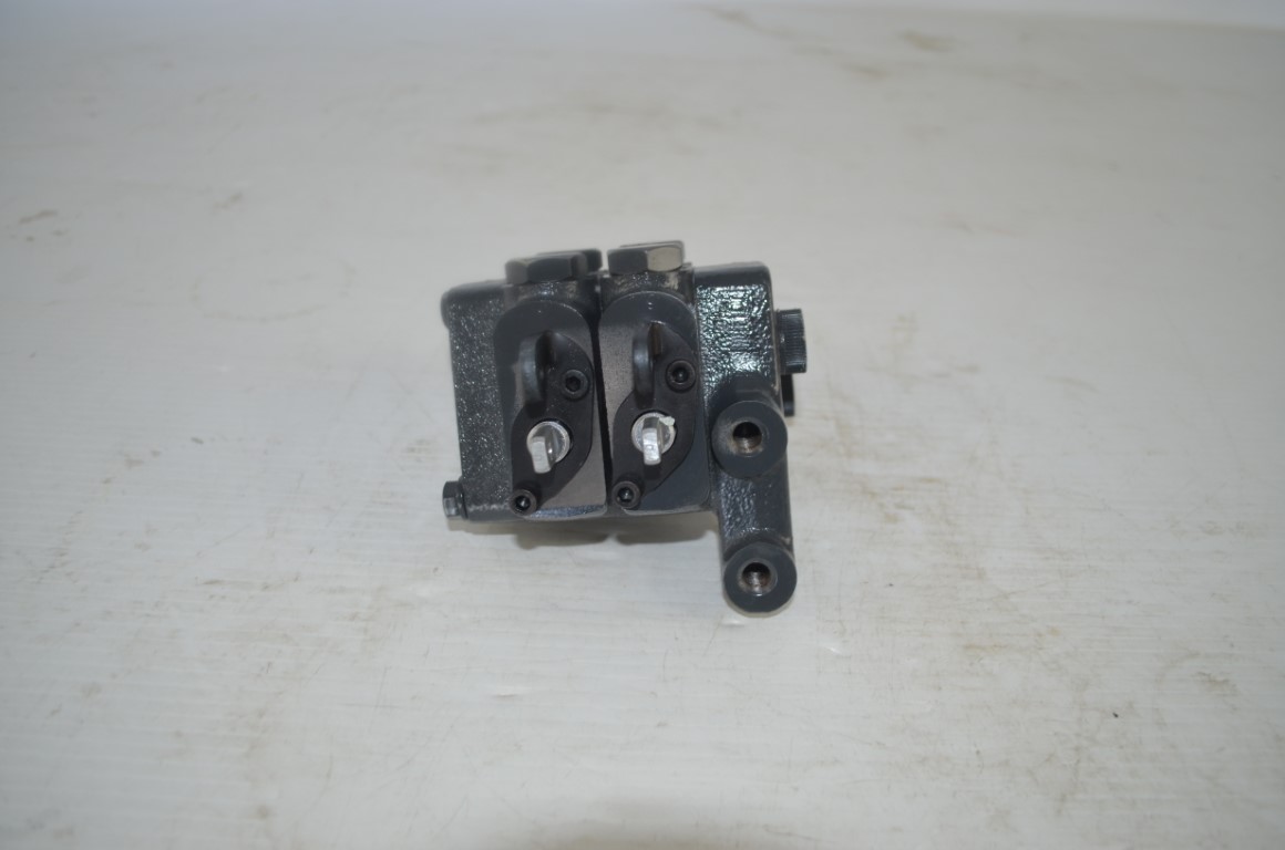 一 Kubota valve kit for Kubota front mower F2260, F2560, F2560E, F3060, F3560, part number F8242 - Image 12