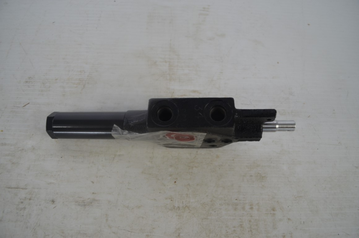 一 Kubota 4-postion 4-way float valve section, part number BL7393 - Image 5