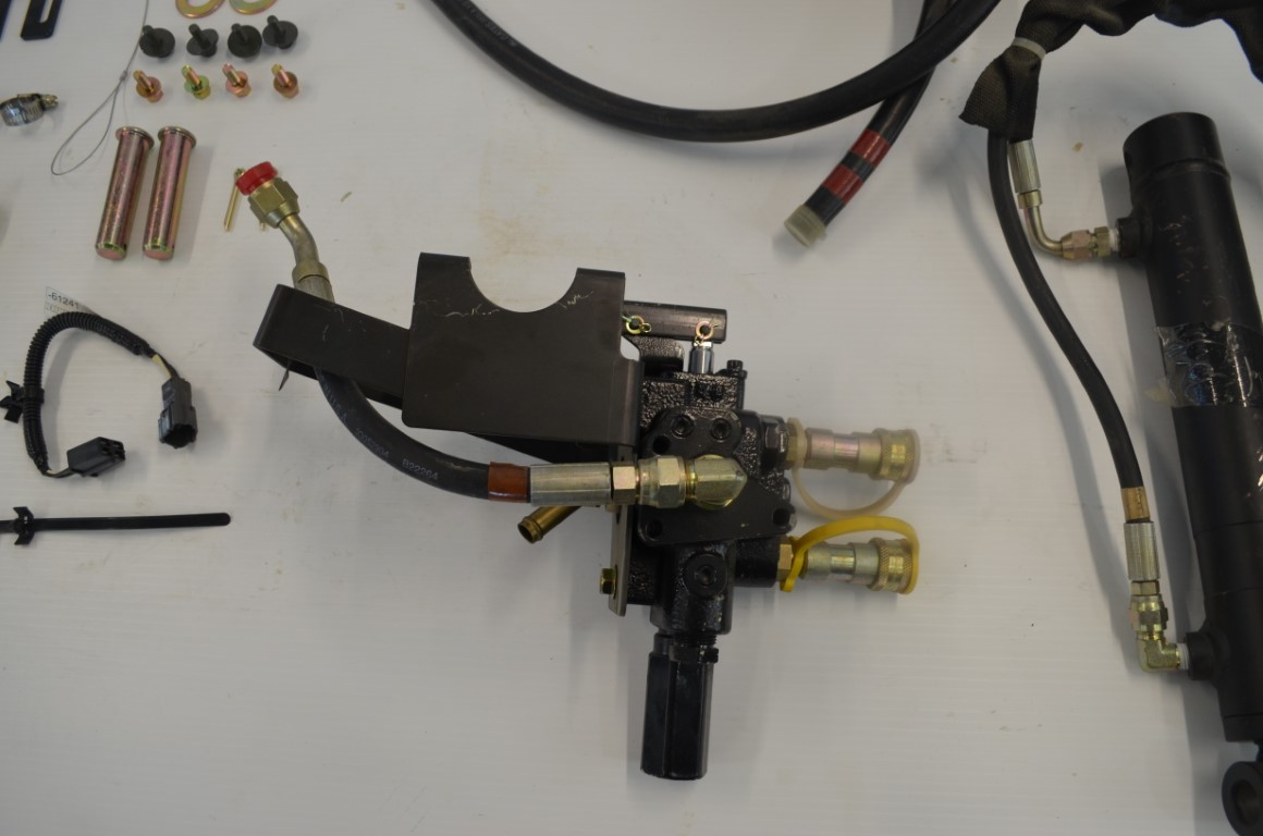 一 Kubota hydraulic bedlift kit to fit RTV 900, part number V4243 - Image 3