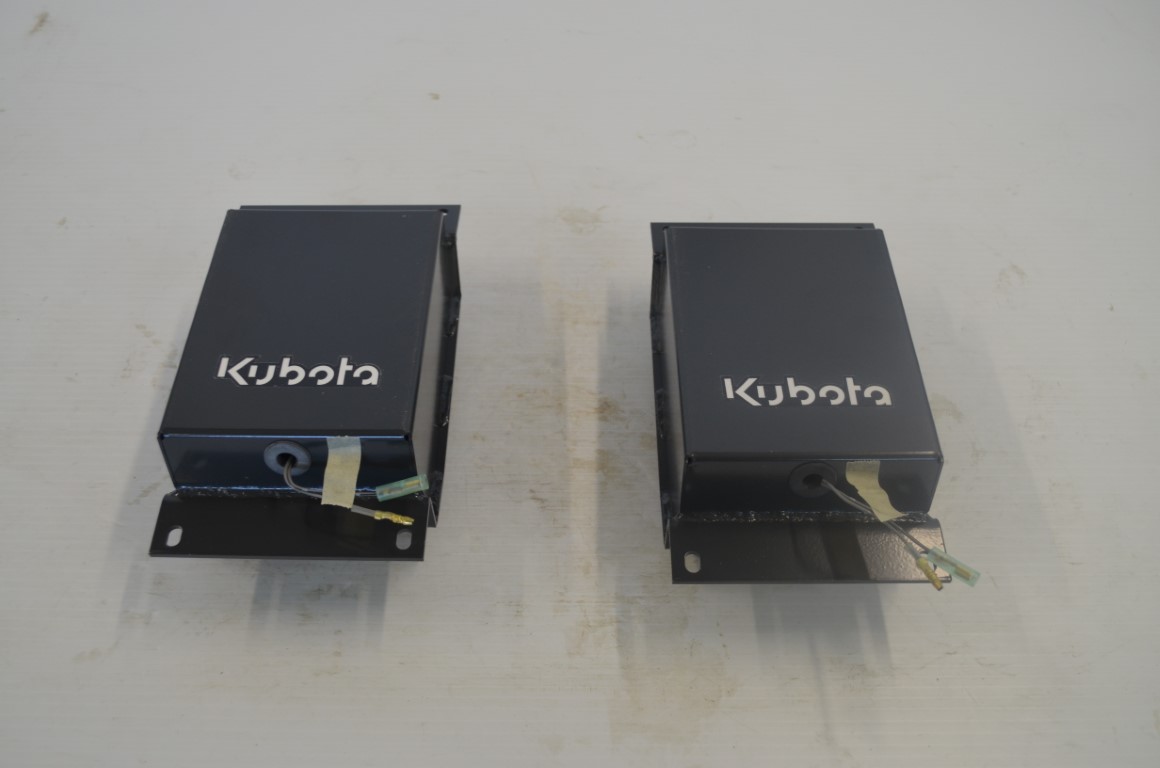 一 Kubota CD radio mount kit, part number B7325 - Image 8