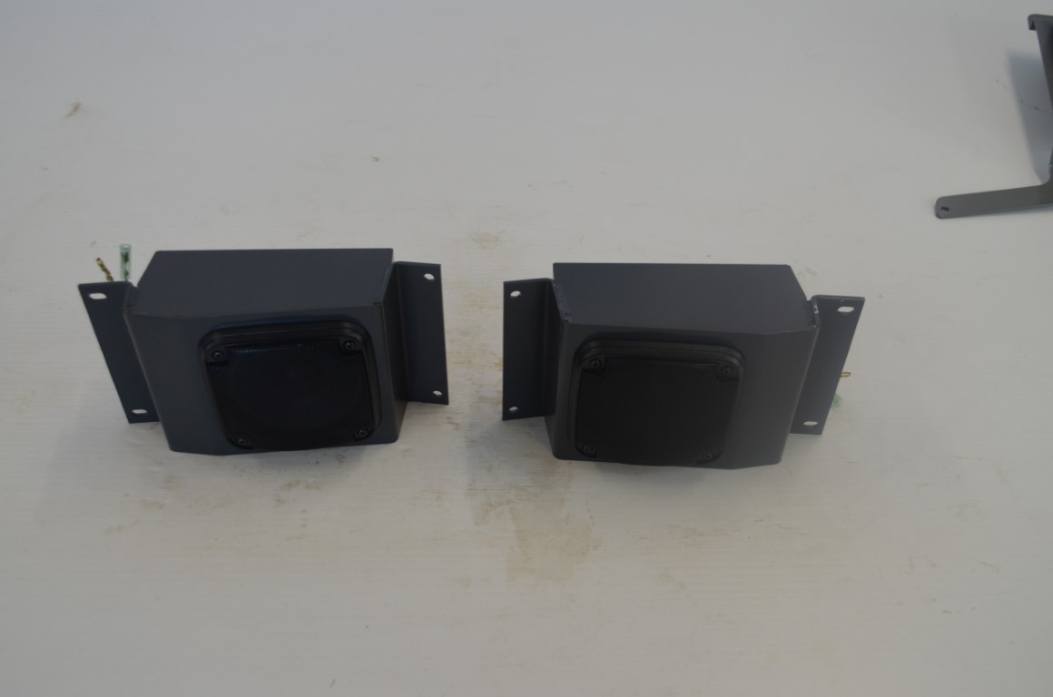 一 Kubota CD radio mount kit, part number B7325 - Image 9