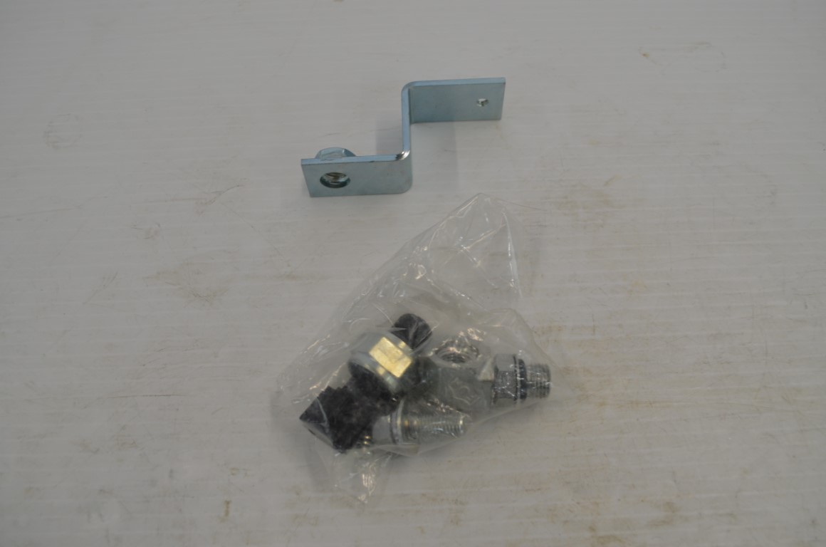 一 Kubota back up camera, travel alarm kit, part number K7424 - Image 4