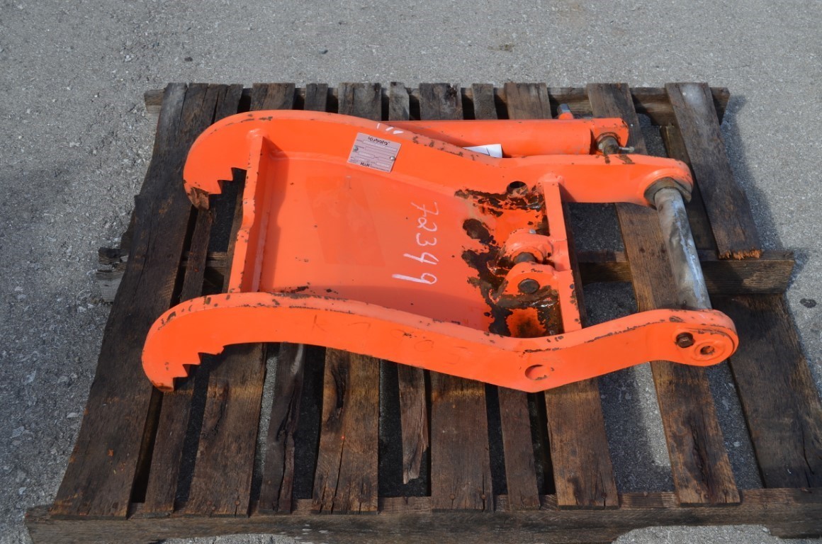Kubota 18" thumb hydraulic - Image 3